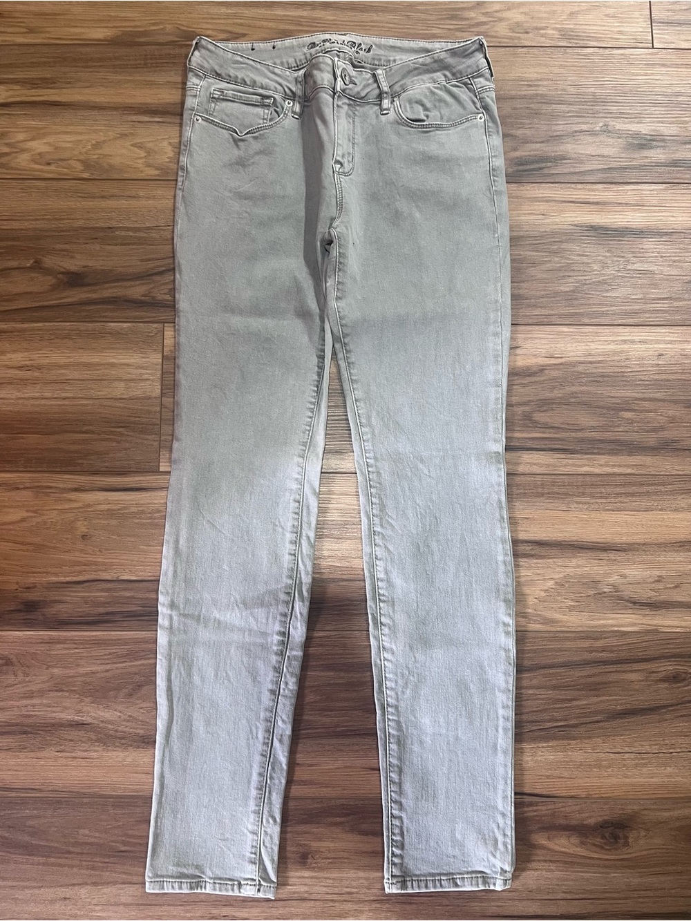 Bullhead Skinny Jeans in Light Gray